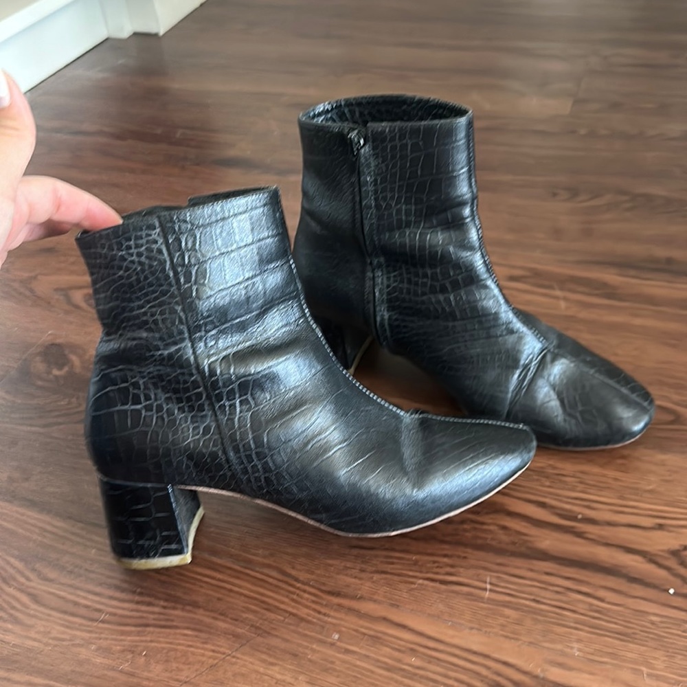 Marais black leather heel boots